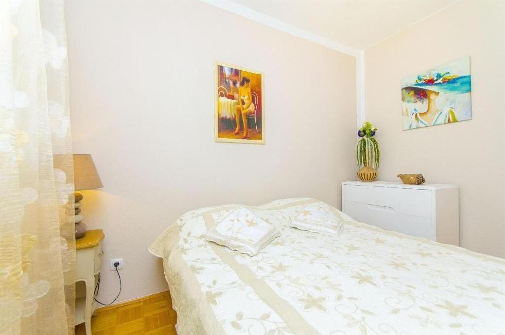 Apartments Nives Trogir Luaran gambar