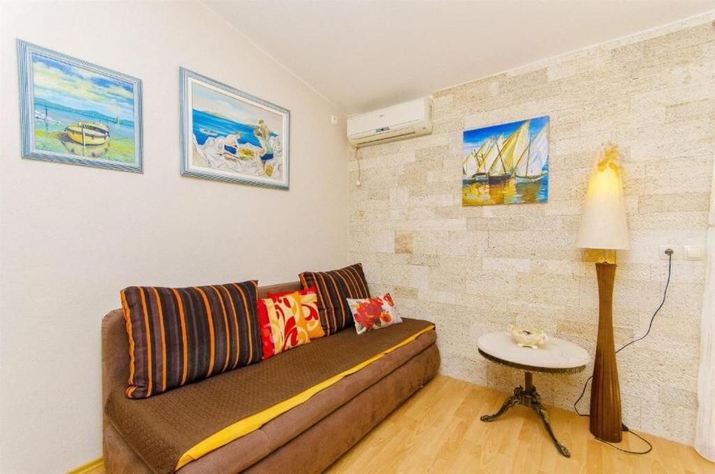 Apartments Nives Trogir Luaran gambar