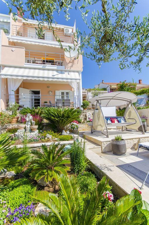 Apartments Nives Trogir Luaran gambar