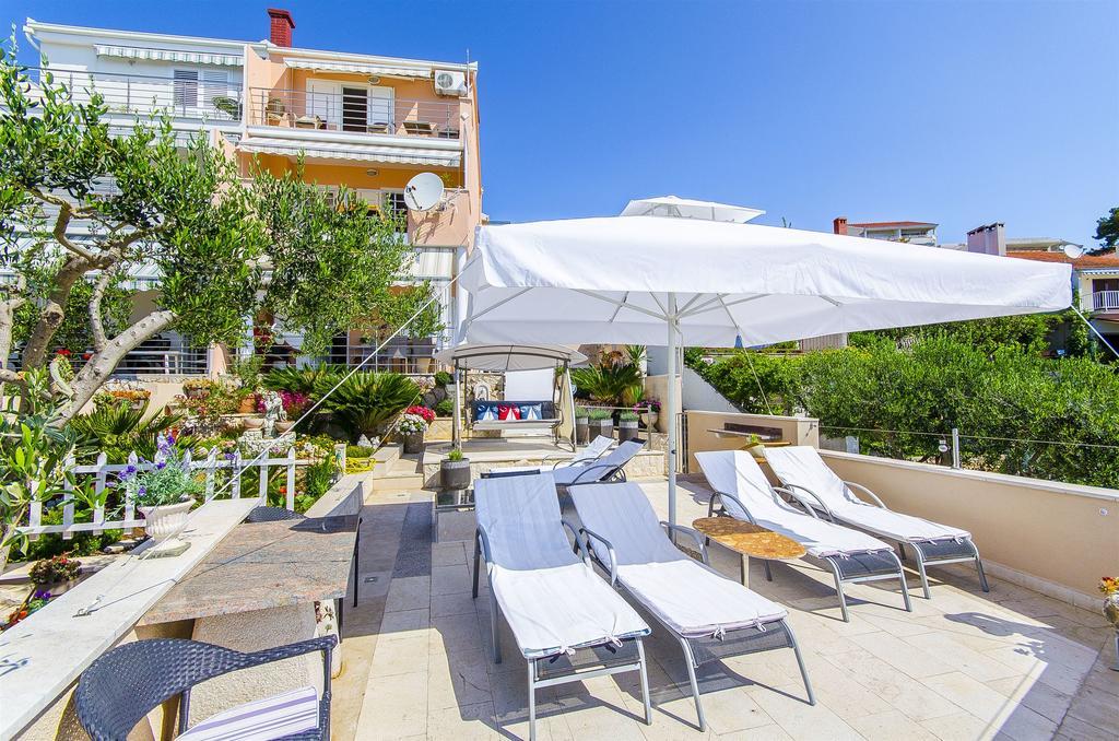 Apartments Nives Trogir Luaran gambar