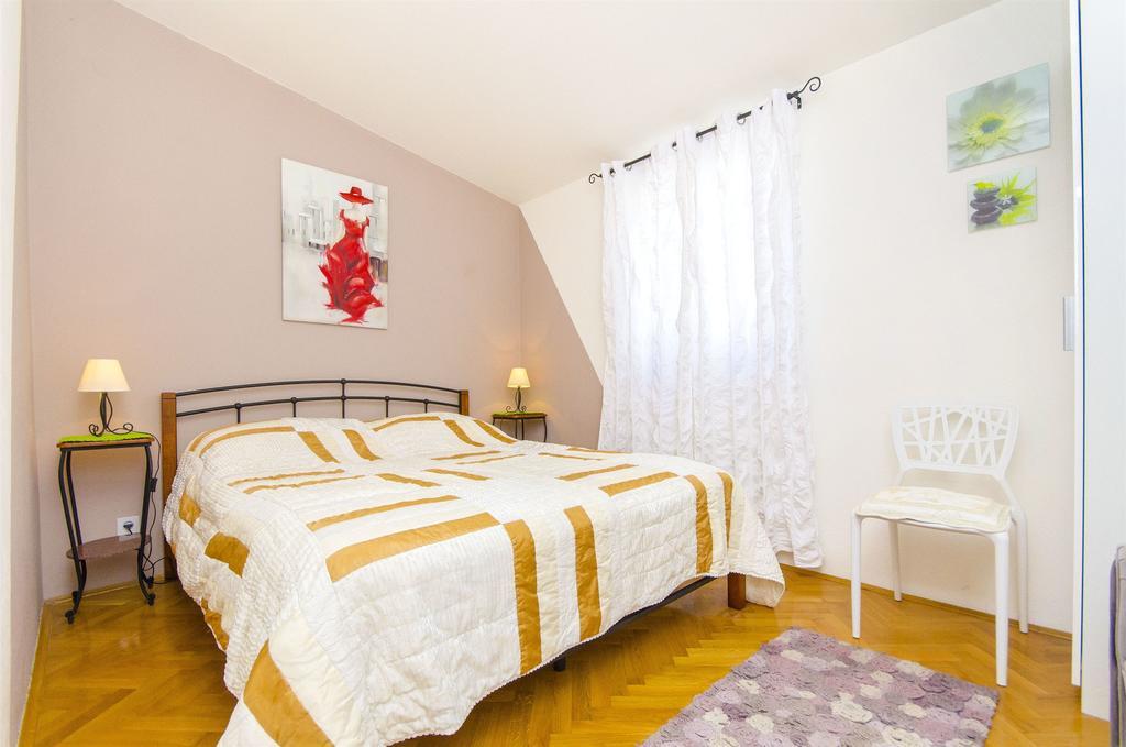 Apartments Nives Trogir Luaran gambar