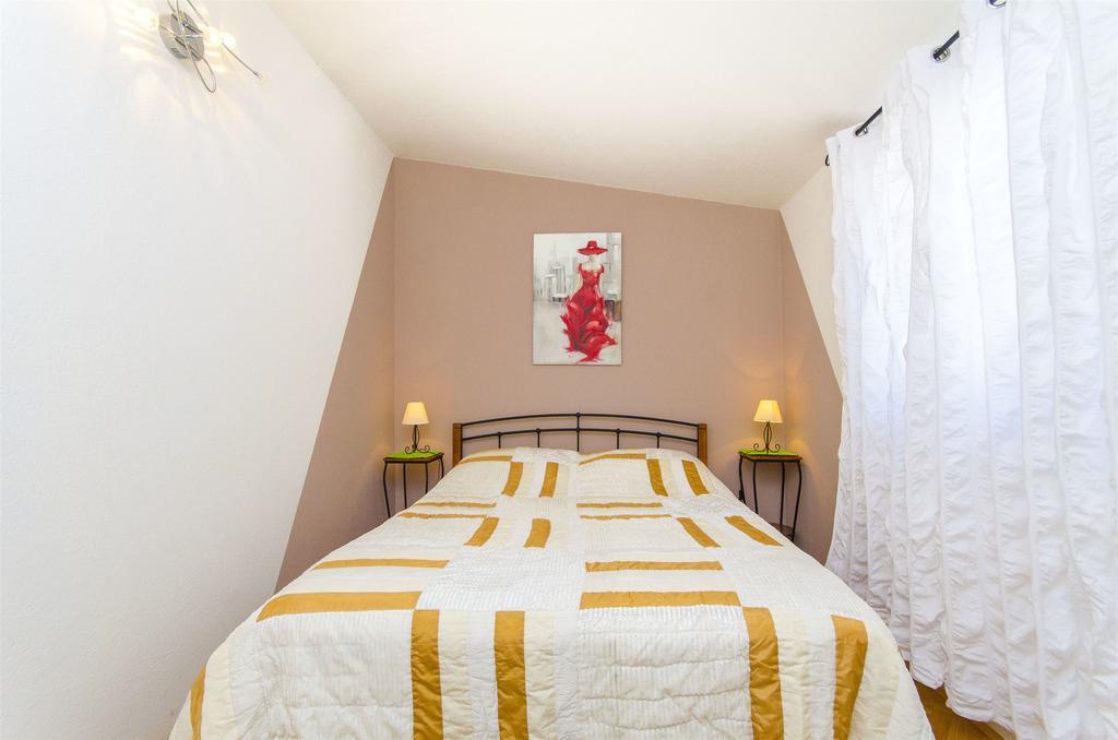 Apartments Nives Trogir Luaran gambar