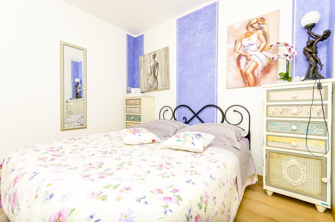 Apartments Nives Trogir Luaran gambar